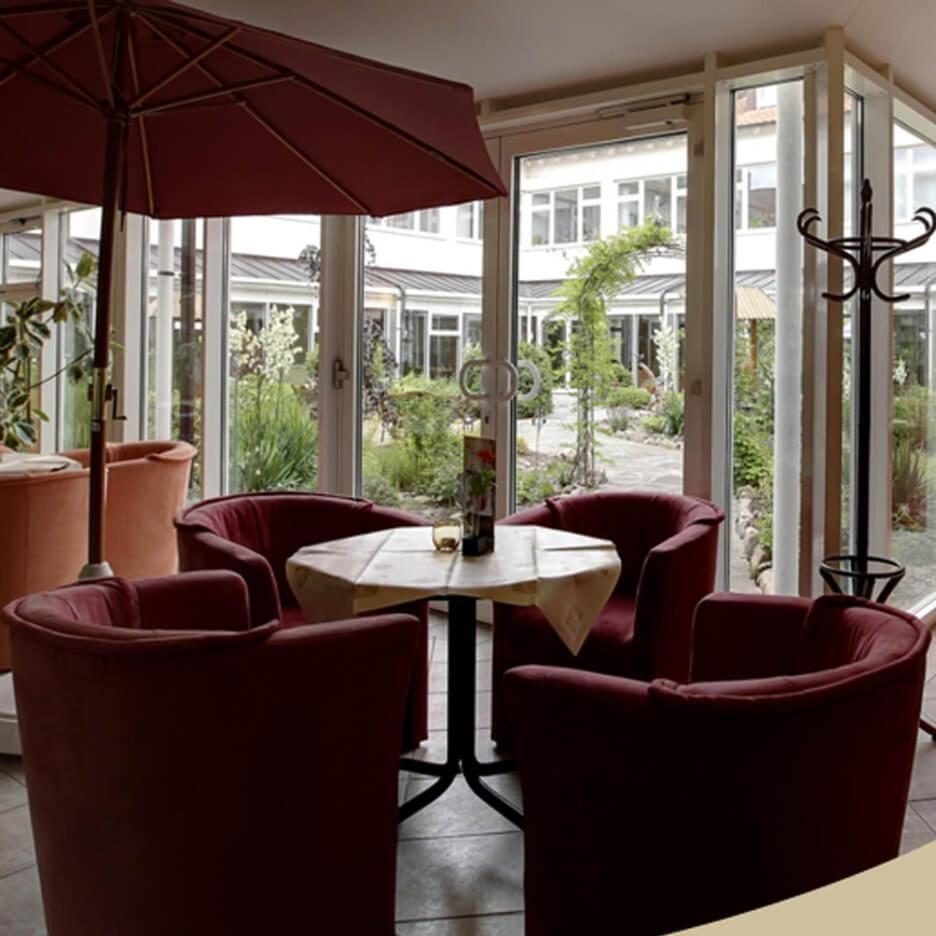 Landsitz Hotel 滕普林 外观 照片